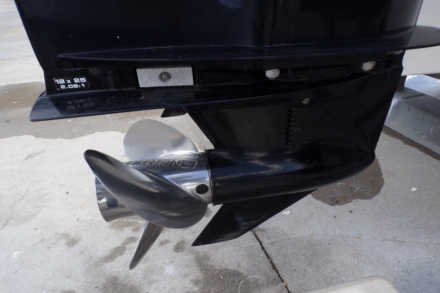 Slide: The Image of Boston Whaler 250 OUTRAGE 2009 - 23