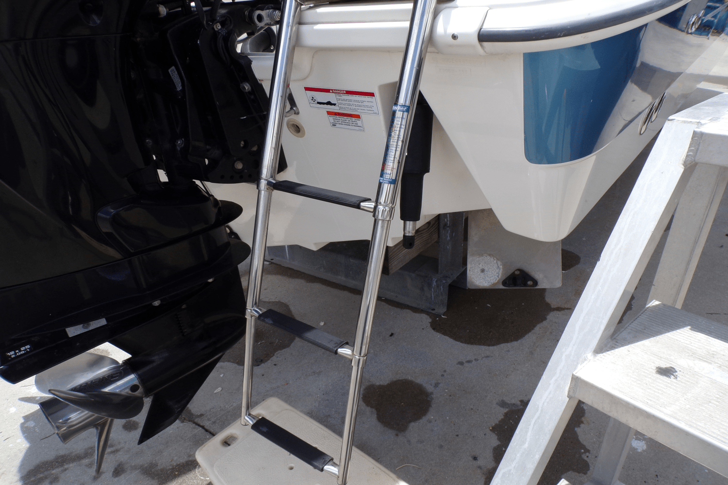 Slide: The Image of Boston Whaler 250 OUTRAGE 2009 - 26