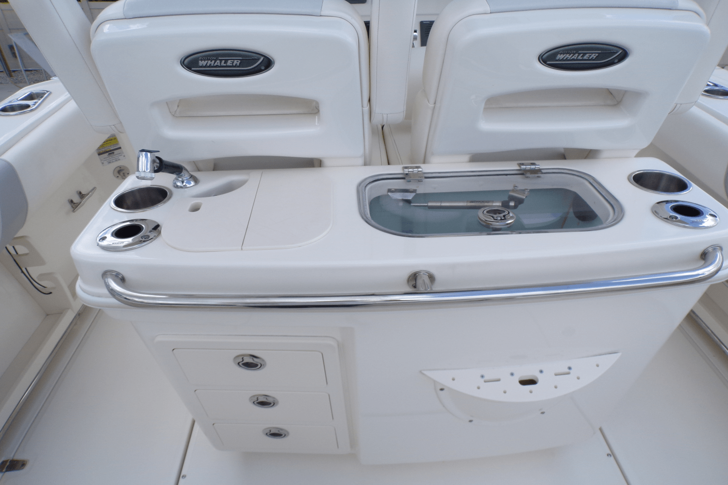 Slide: The Image of Boston Whaler 250 OUTRAGE 2009 - 41