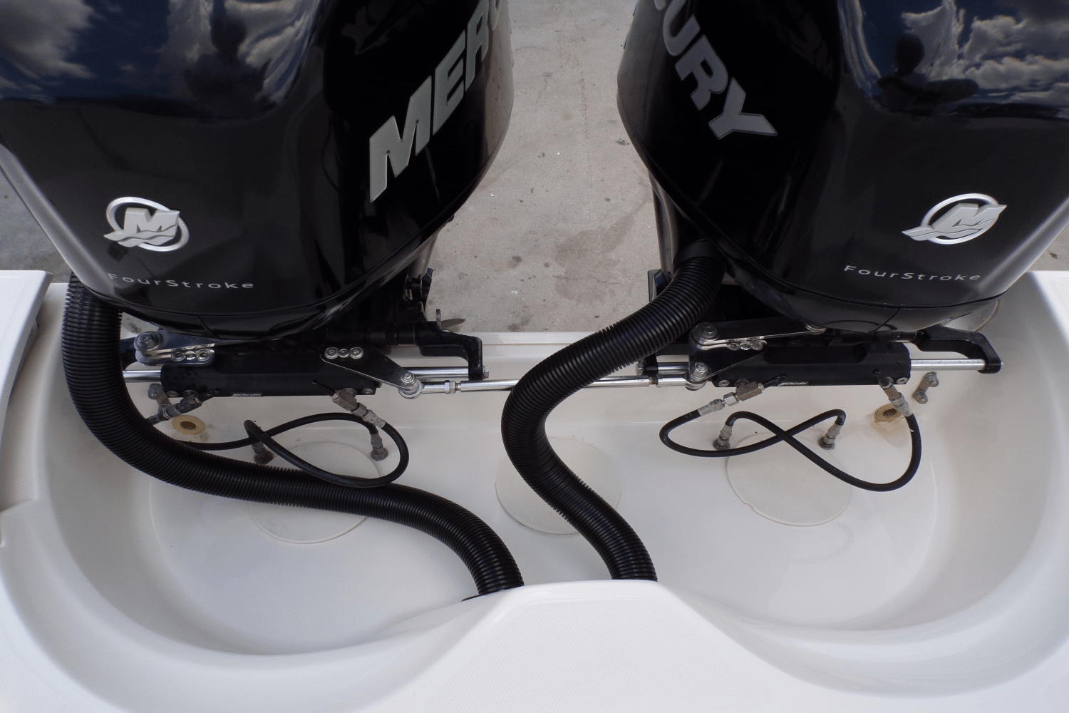 Slide: The Image of Boston Whaler 250 OUTRAGE 2009 - 46