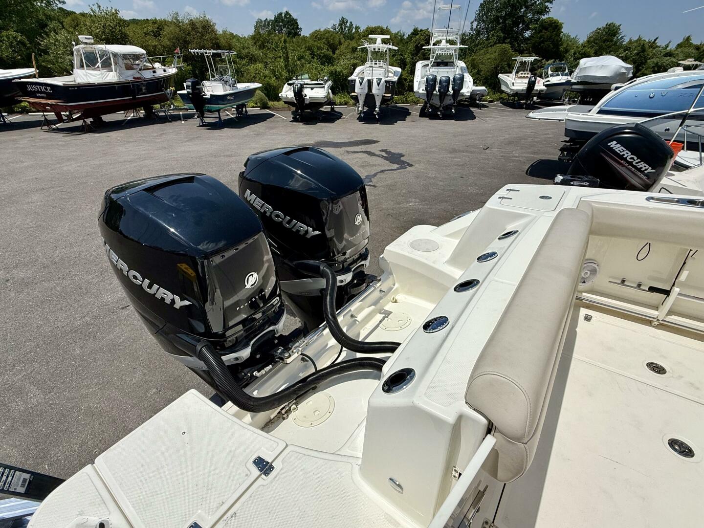 Slide: The Image of Boston Whaler 250 Outrage 2017 - 5503438