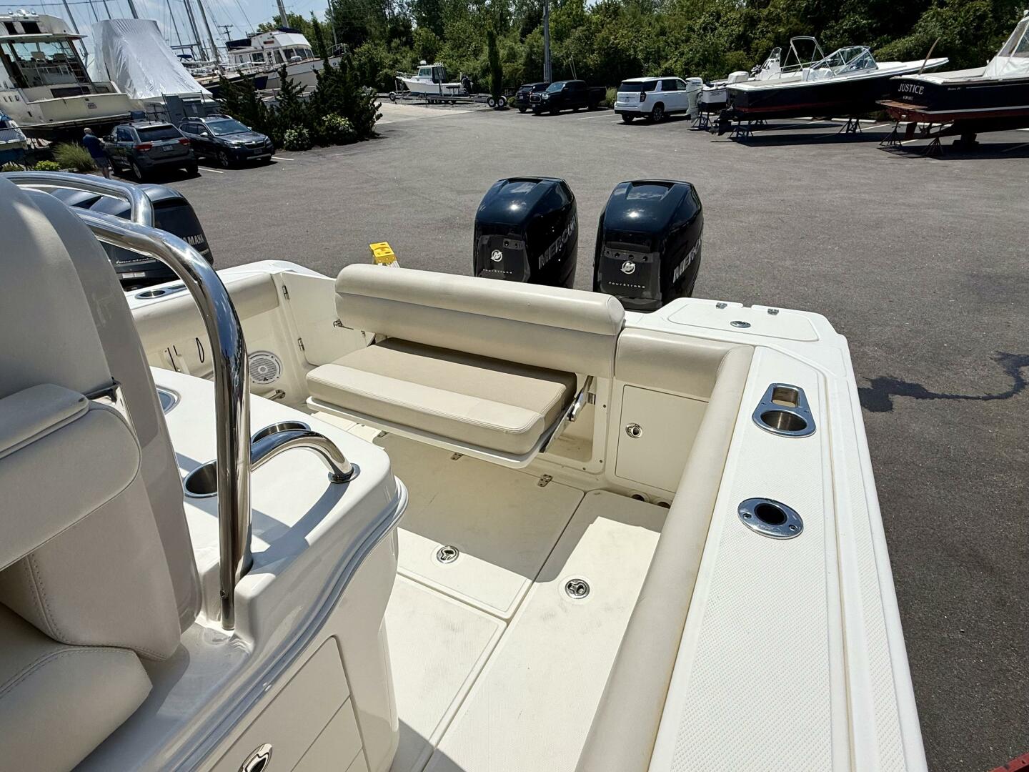 Slide: The Image of Boston Whaler 250 Outrage 2017 - 5503441