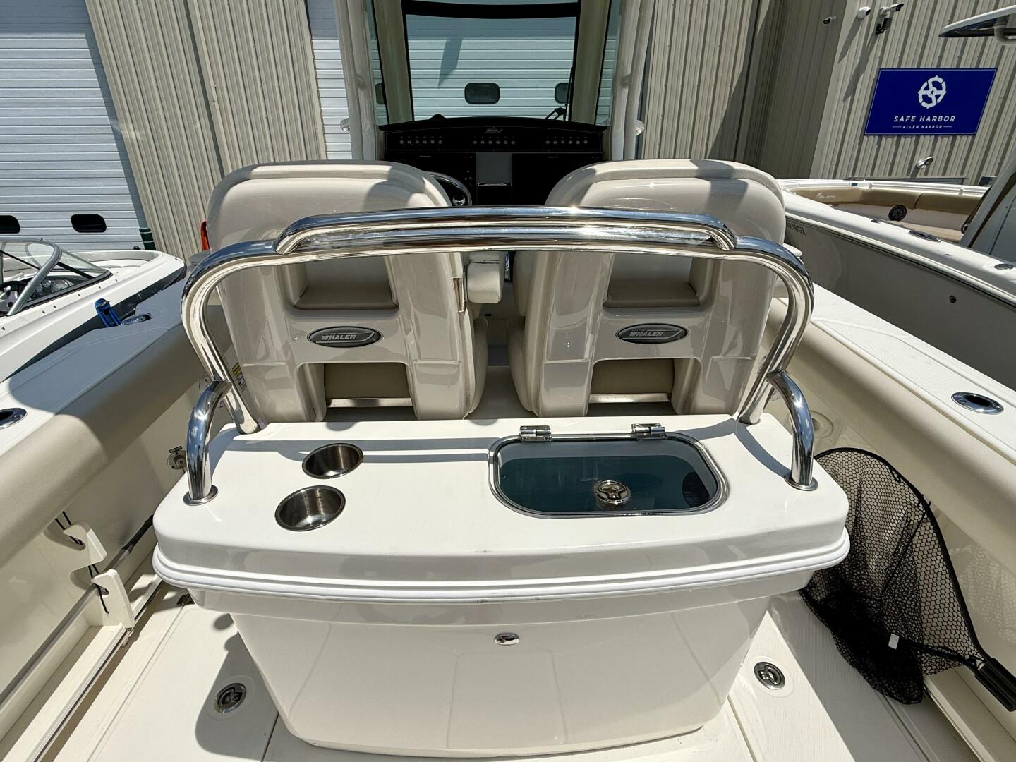 Slide: The Image of Boston Whaler 250 Outrage 2017 - 5503444