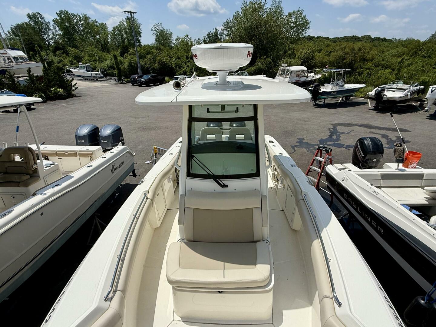 Slide: The Image of Boston Whaler 250 Outrage 2017 - 5503452