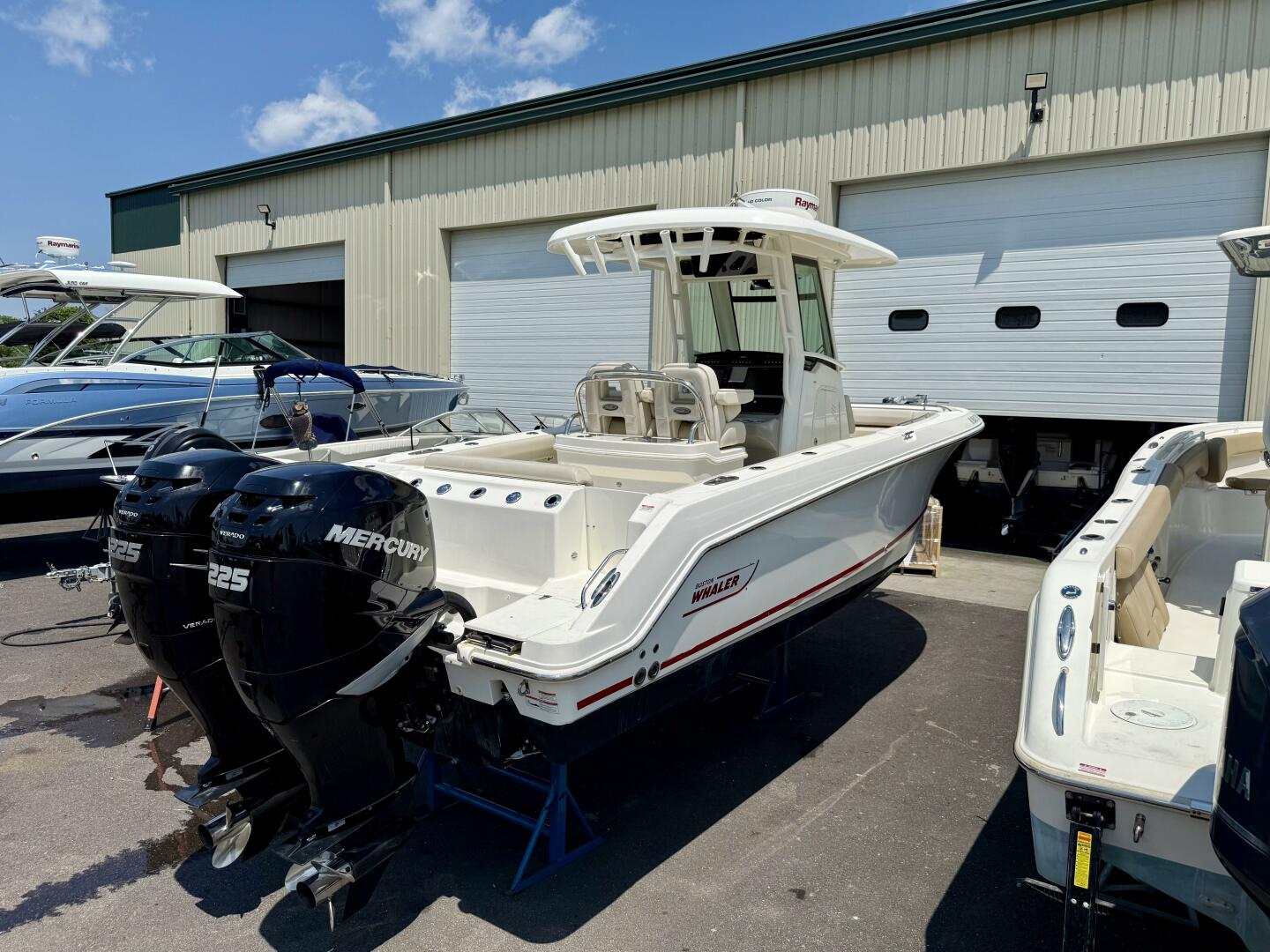 Slide: The Image of Boston Whaler 250 Outrage 2017 - 5503463