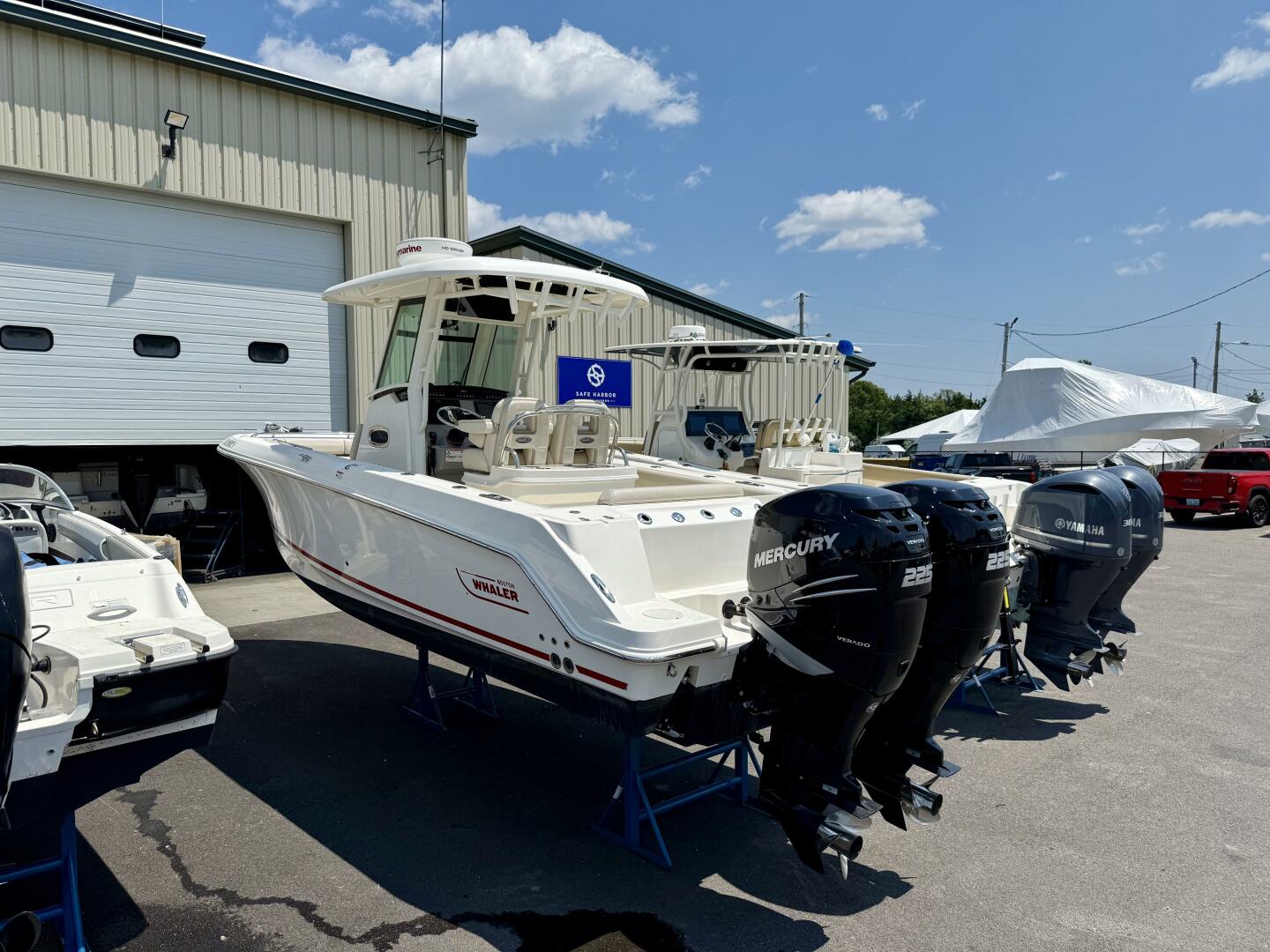 Slide: The Image of Boston Whaler 250 Outrage 2017 - 5503464