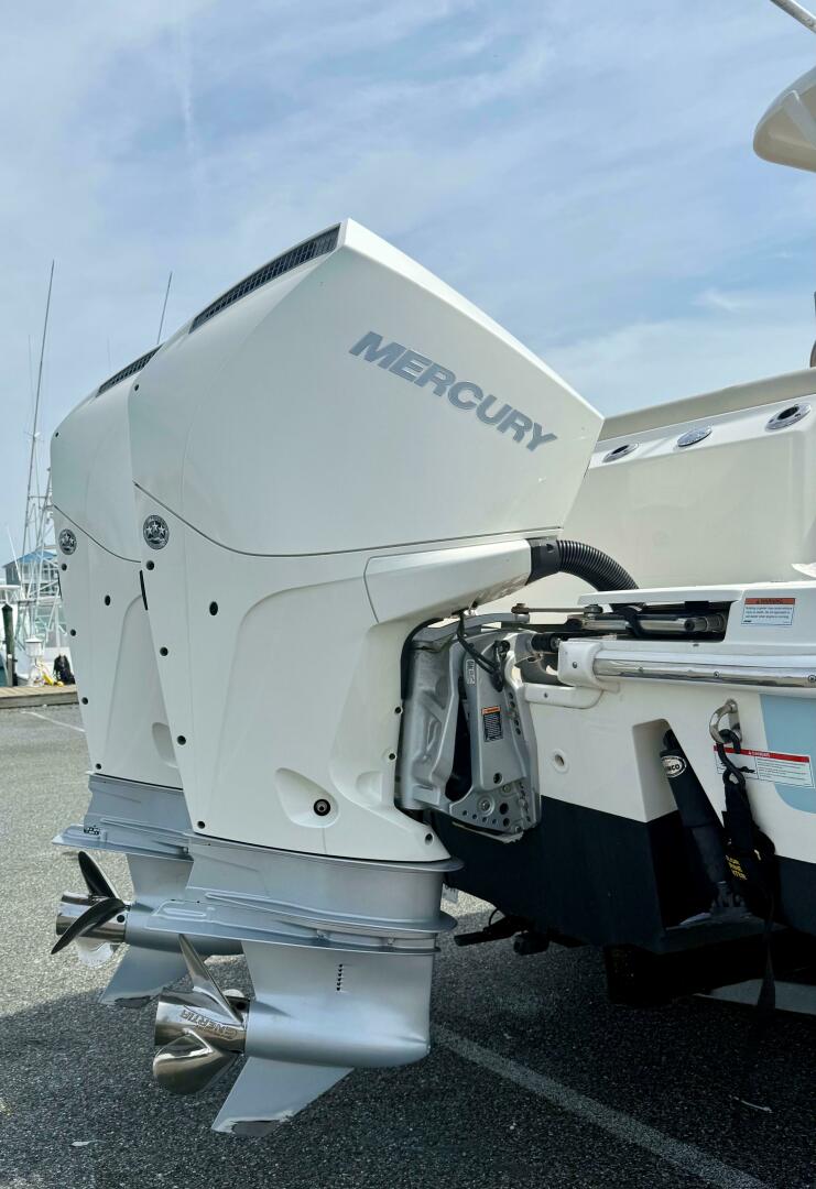 Slide: The Image of Boston Whaler 250 Outrage 2022 - 5279608