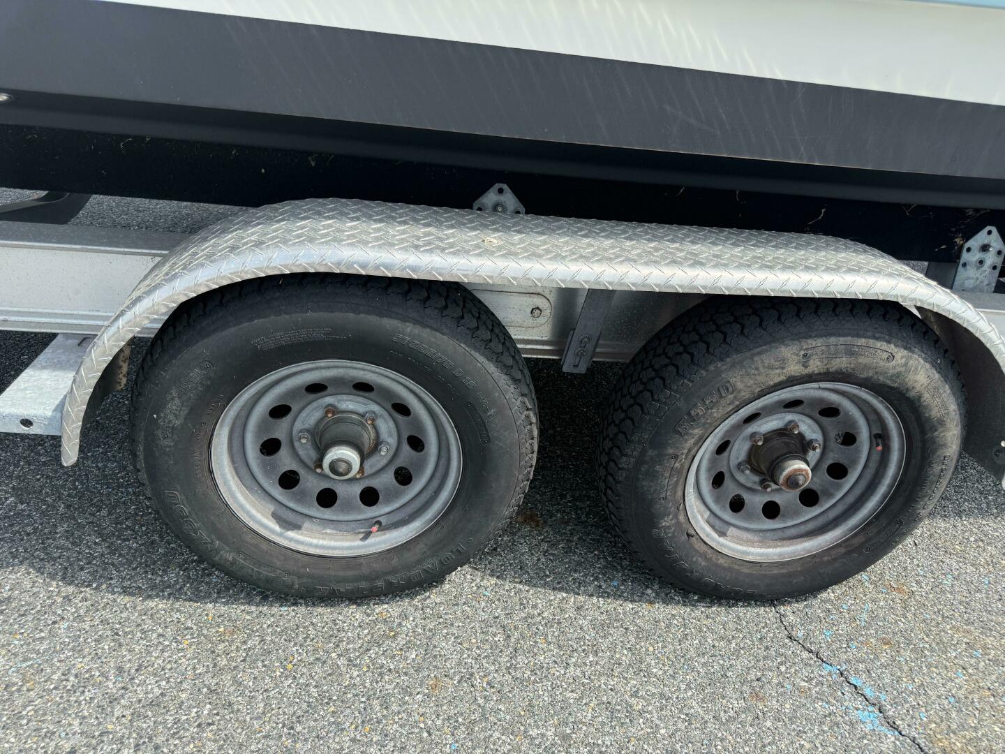 Slide: The Image of Boston Whaler 250 Outrage 2022 - 5279617