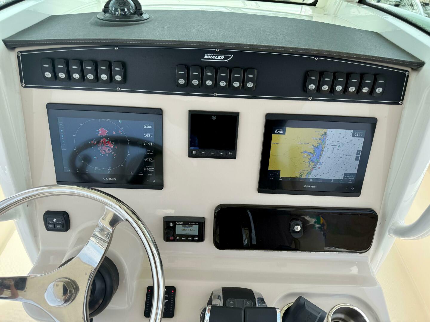 Slide: The Image of Boston Whaler 250 Outrage 2022 - 5279628