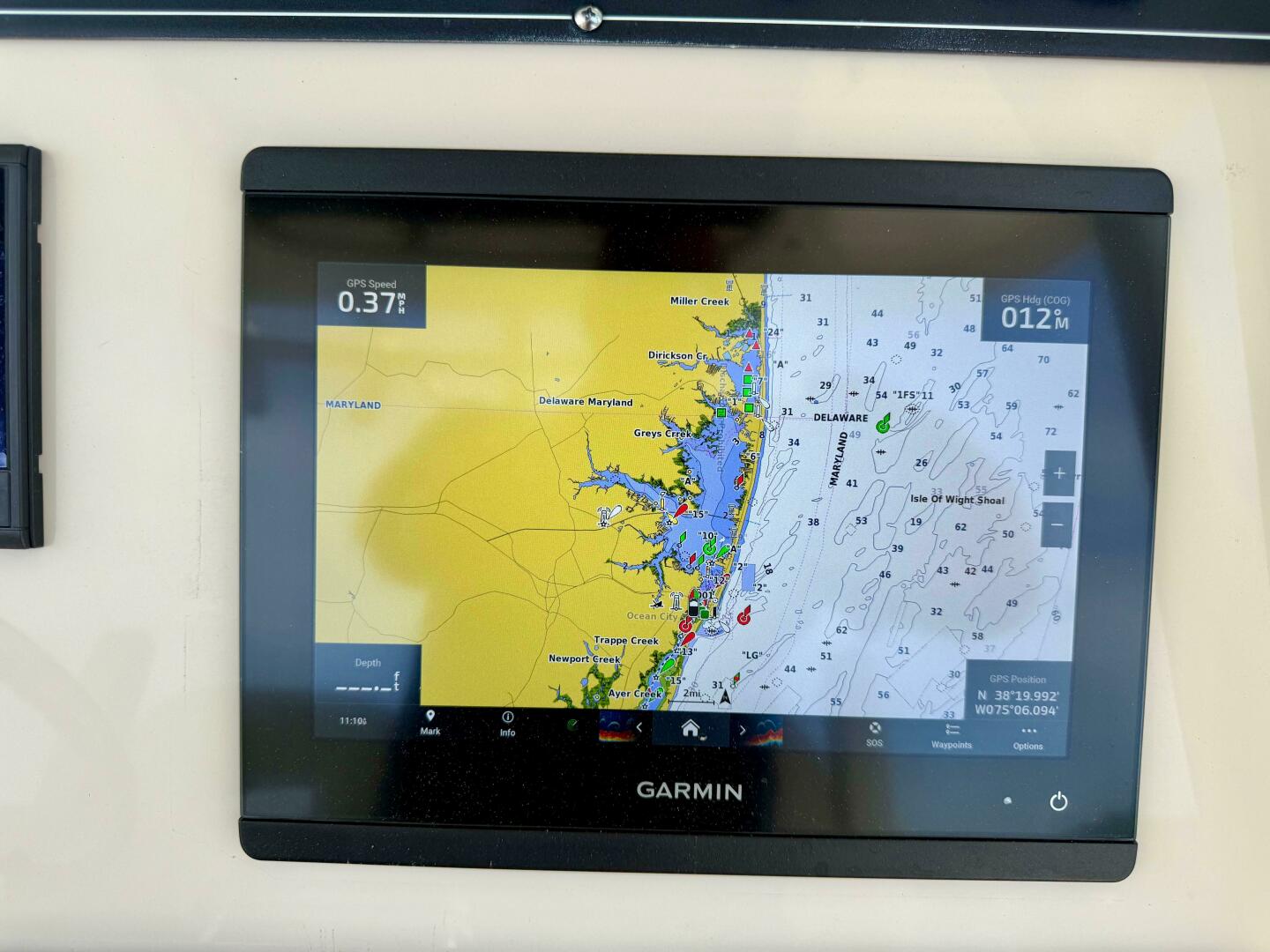 Slide: The Image of Boston Whaler 250 Outrage 2022 - 5279635