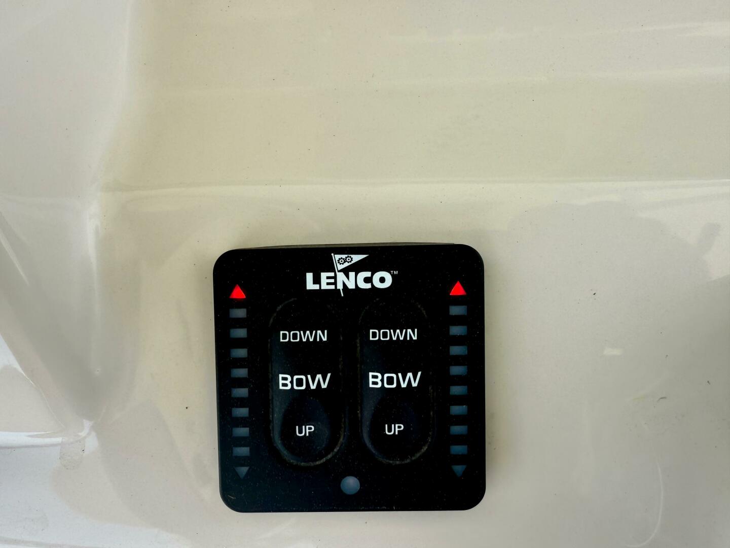 Slide: The Image of Boston Whaler 250 Outrage 2022 - 5279655