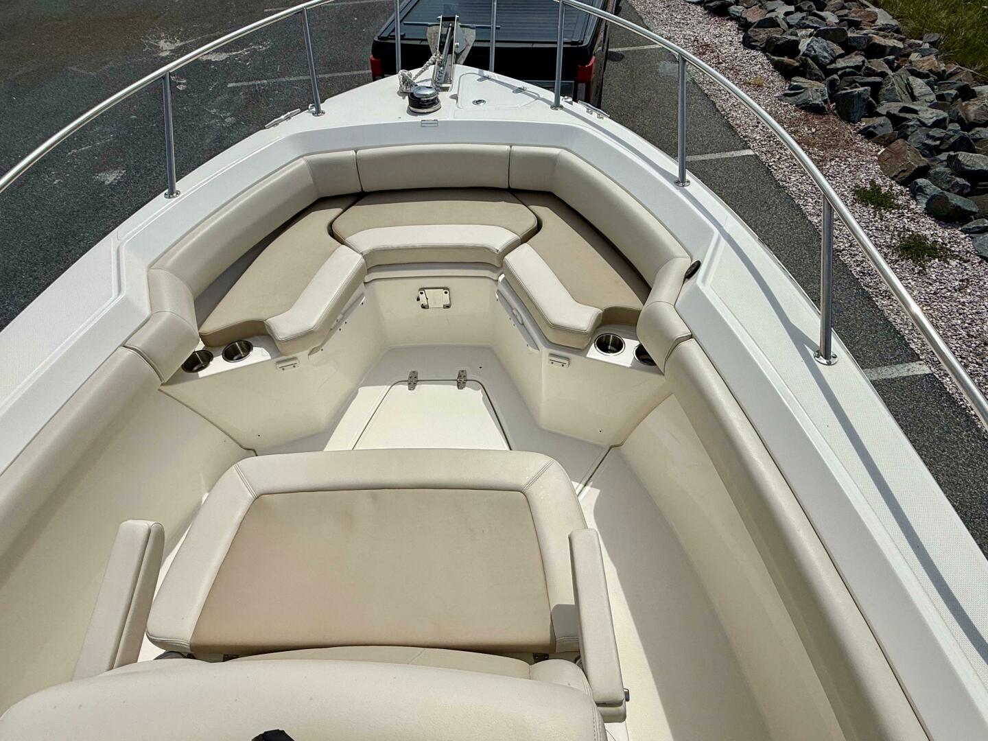 Slide: The Image of Boston Whaler 250 Outrage 2022 - 5279664