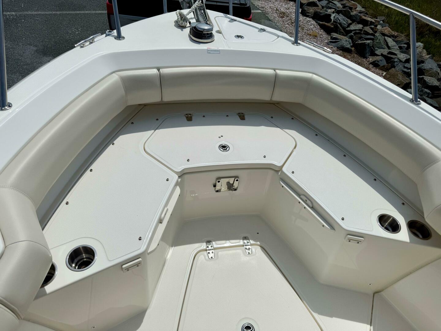 Slide: The Image of Boston Whaler 250 Outrage 2022 - 5279671