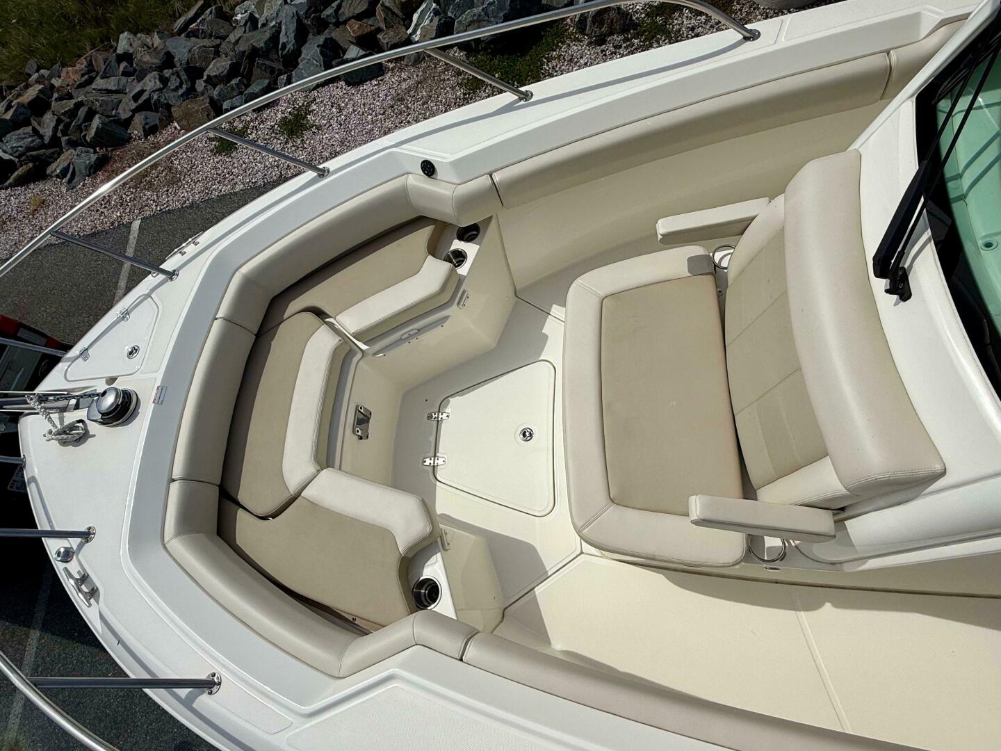 Slide: The Image of Boston Whaler 250 Outrage 2022 - 5279680