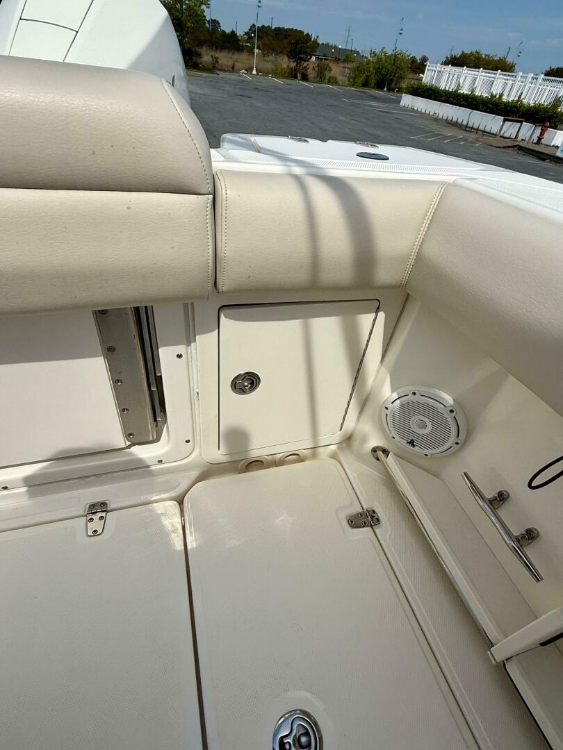 Slide: The Image of Boston Whaler 250 Outrage 2022 - 5279691