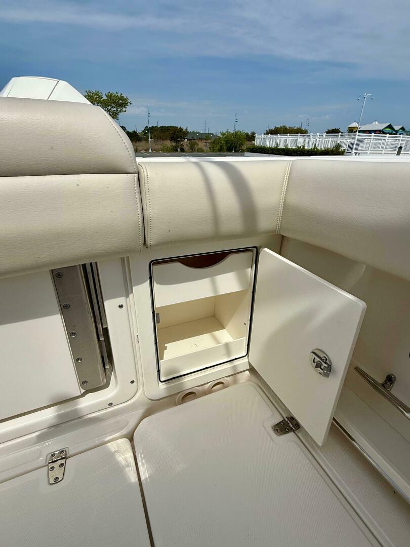 Slide: The Image of Boston Whaler 250 Outrage 2022 - 5279692