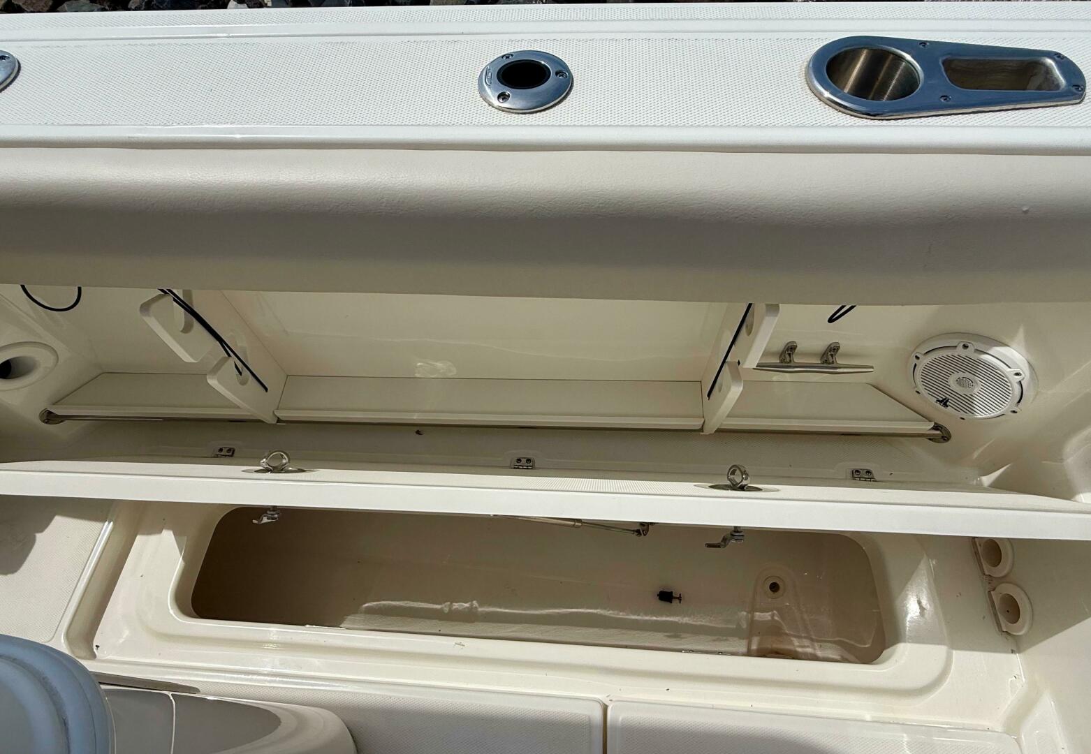 Slide: The Image of Boston Whaler 250 Outrage 2022 - 5279694