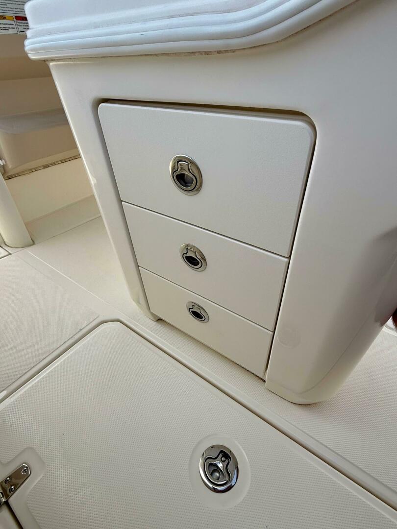 Slide: The Image of Boston Whaler 250 Outrage 2022 - 5279696