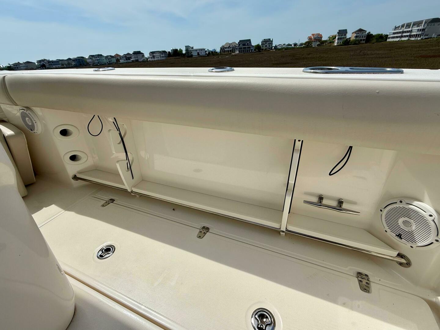 Slide: The Image of Boston Whaler 250 Outrage 2022 - 5279698