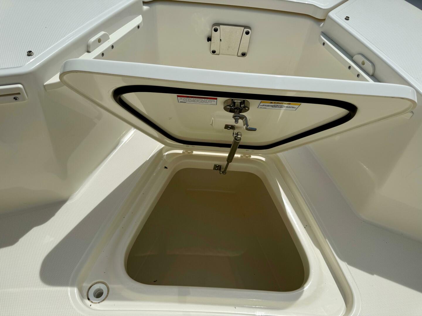 Slide: The Image of Boston Whaler 250 Outrage 2022 - 5279713