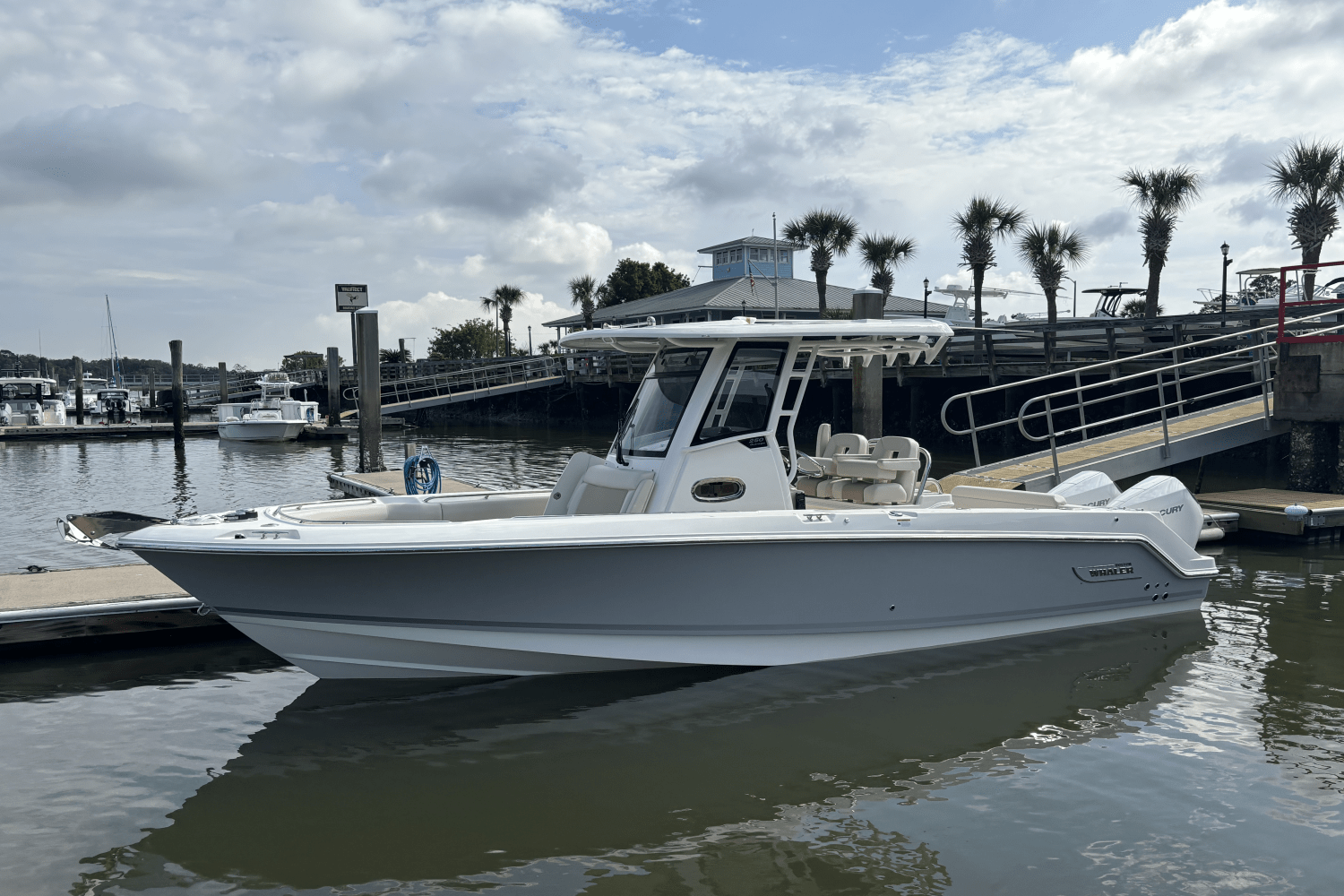 Slide: The Image of Boston Whaler 250 Outrage 2025 - 1