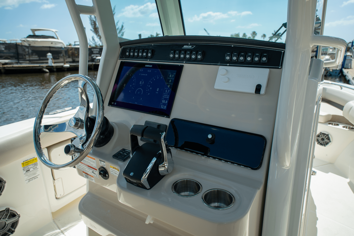 Slide: The Image of Boston Whaler 250 Outrage 2025 - 13