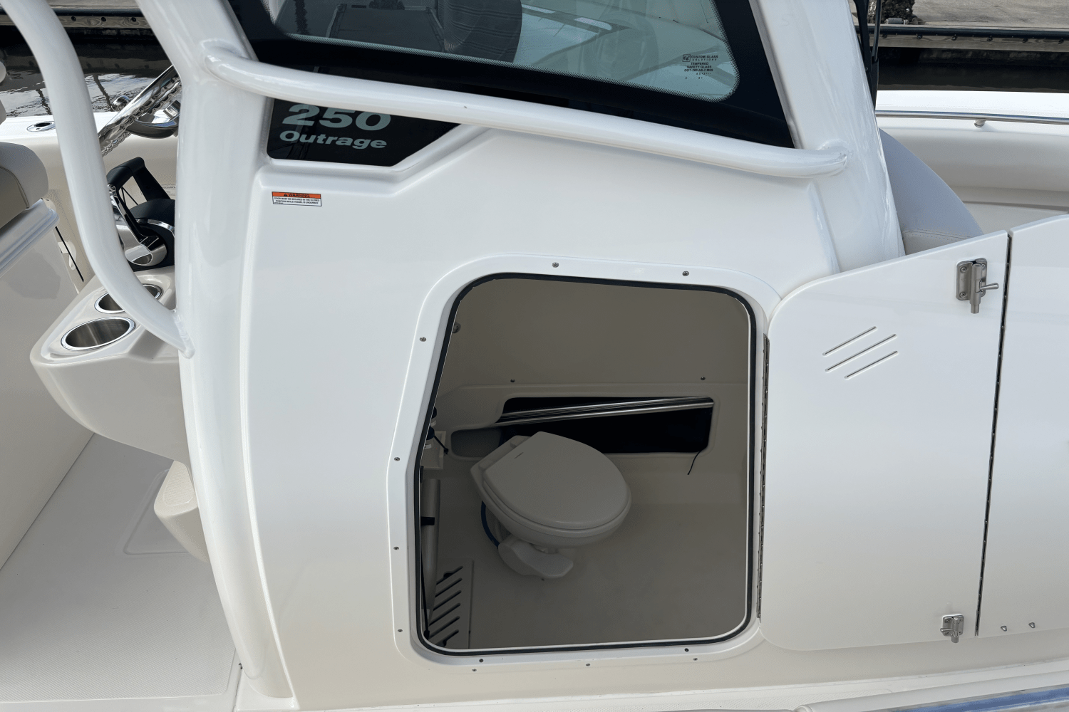 Slide: The Image of Boston Whaler 250 Outrage 2025 - 19