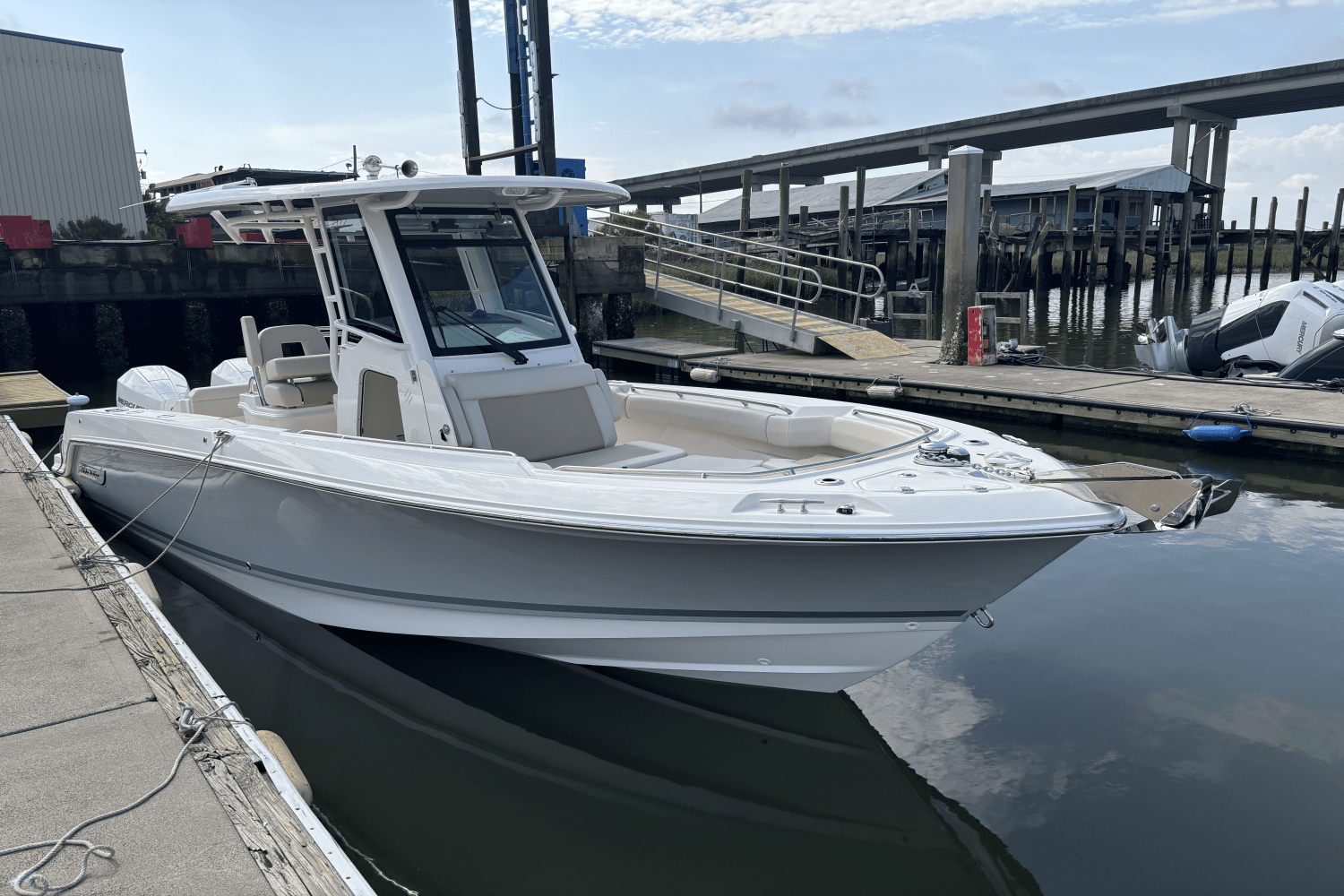 Slide: The Image of Boston Whaler 250 Outrage 2025 - 2