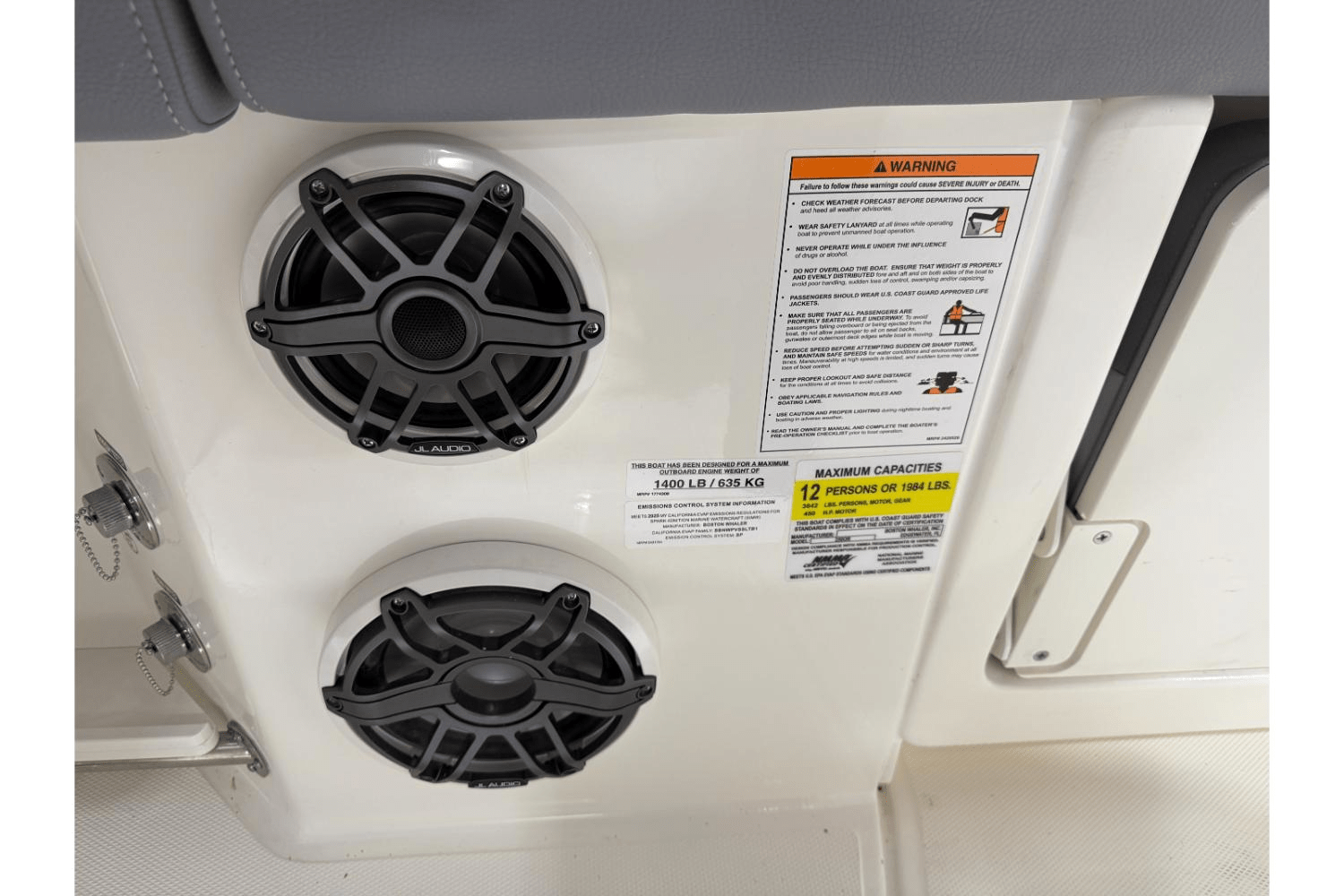 Slide: The Image of Boston Whaler 250 Outrage 2025 - 23