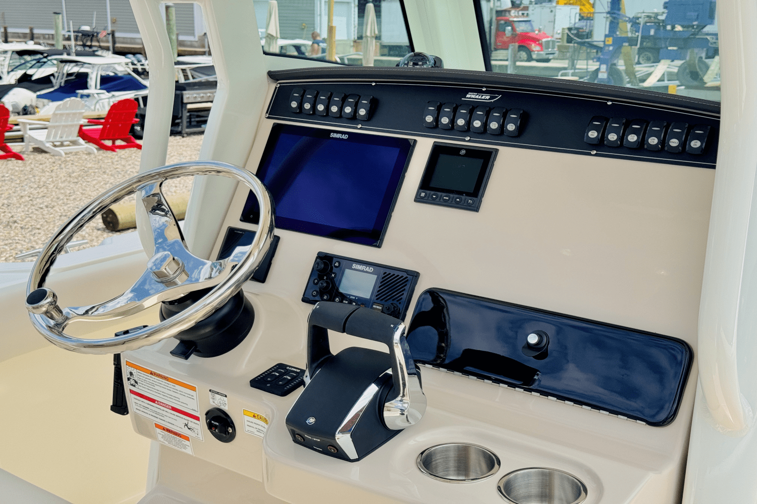 Slide: The Image of Boston Whaler 250 Outrage 2025 - 27