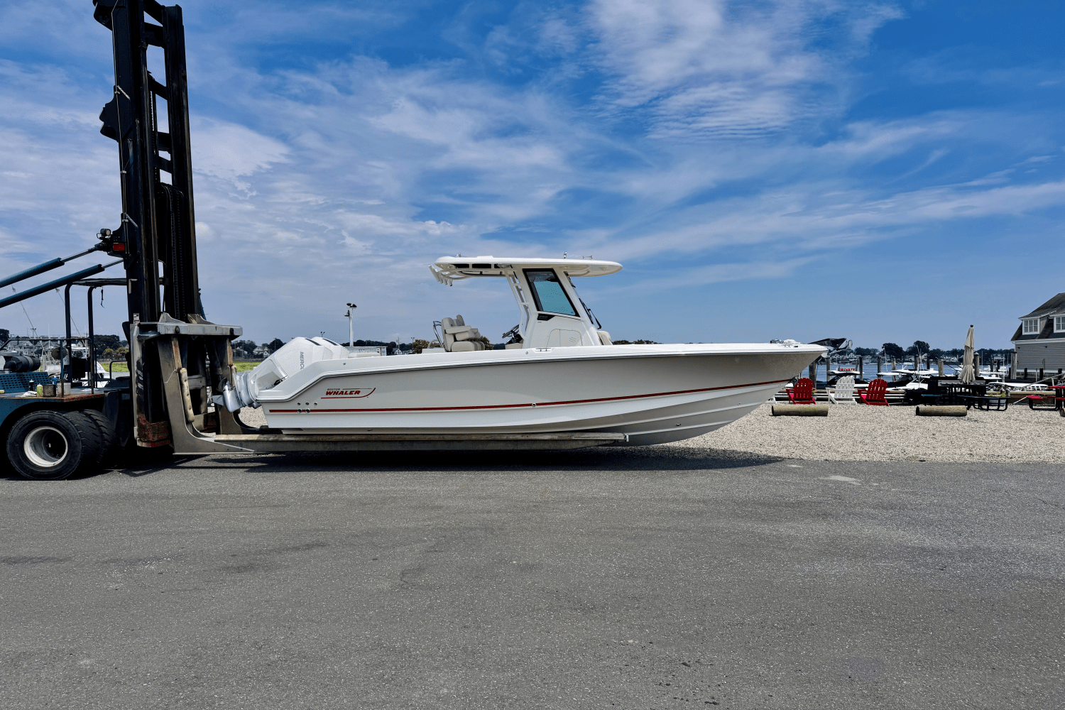 Slide: The Image of Boston Whaler 250 Outrage 2025 - 3