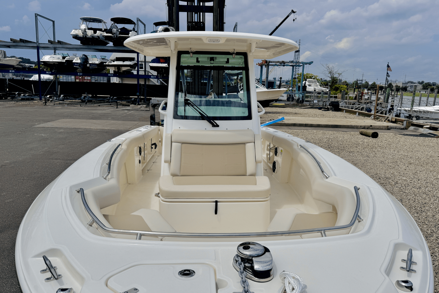 Slide: The Image of Boston Whaler 250 Outrage 2025 - 41