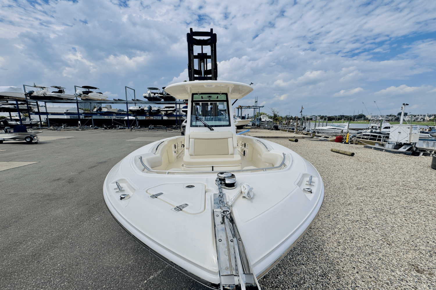 Slide: The Image of Boston Whaler 250 Outrage 2025 - 42