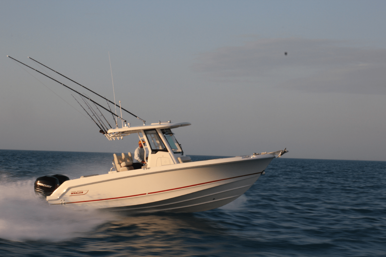 Slide: The Image of Boston Whaler 250 Outrage 2025 - 45