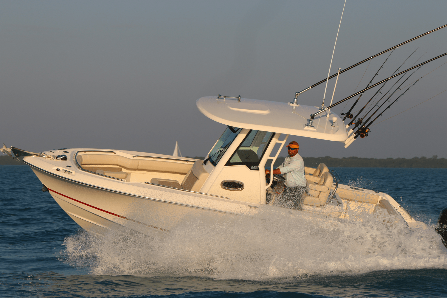 Slide: The Image of Boston Whaler 250 Outrage 2025 - 51