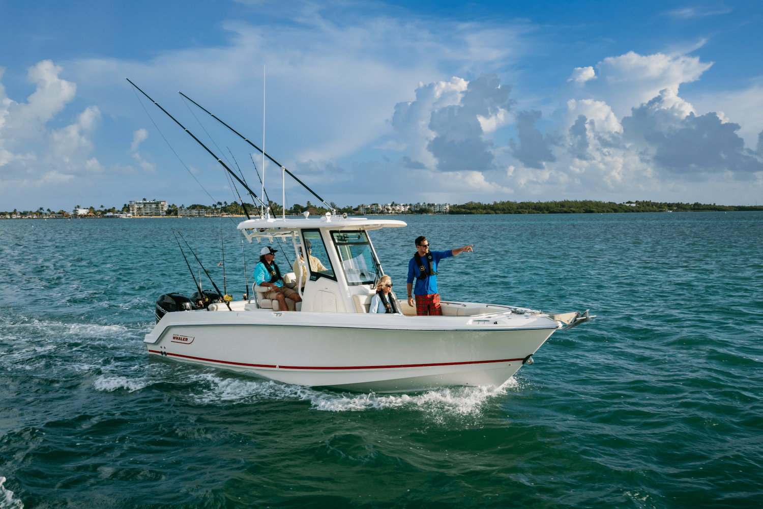 Slide: The Image of Boston Whaler 250 Outrage 2025 - 52