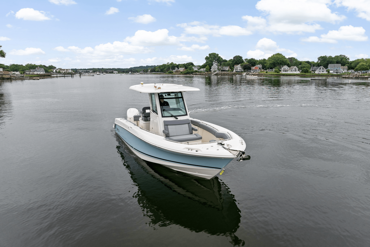 Slide: The Image of Boston Whaler 250 Outrage 2025 - 55