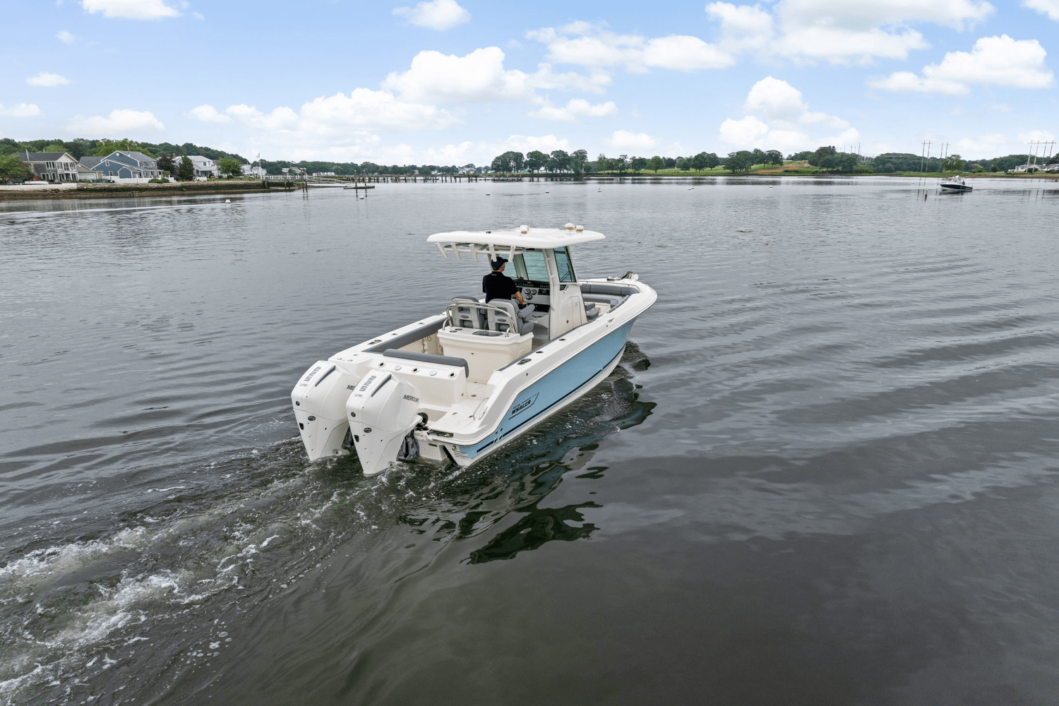 Slide: The Image of Boston Whaler 250 Outrage 2025 - 57