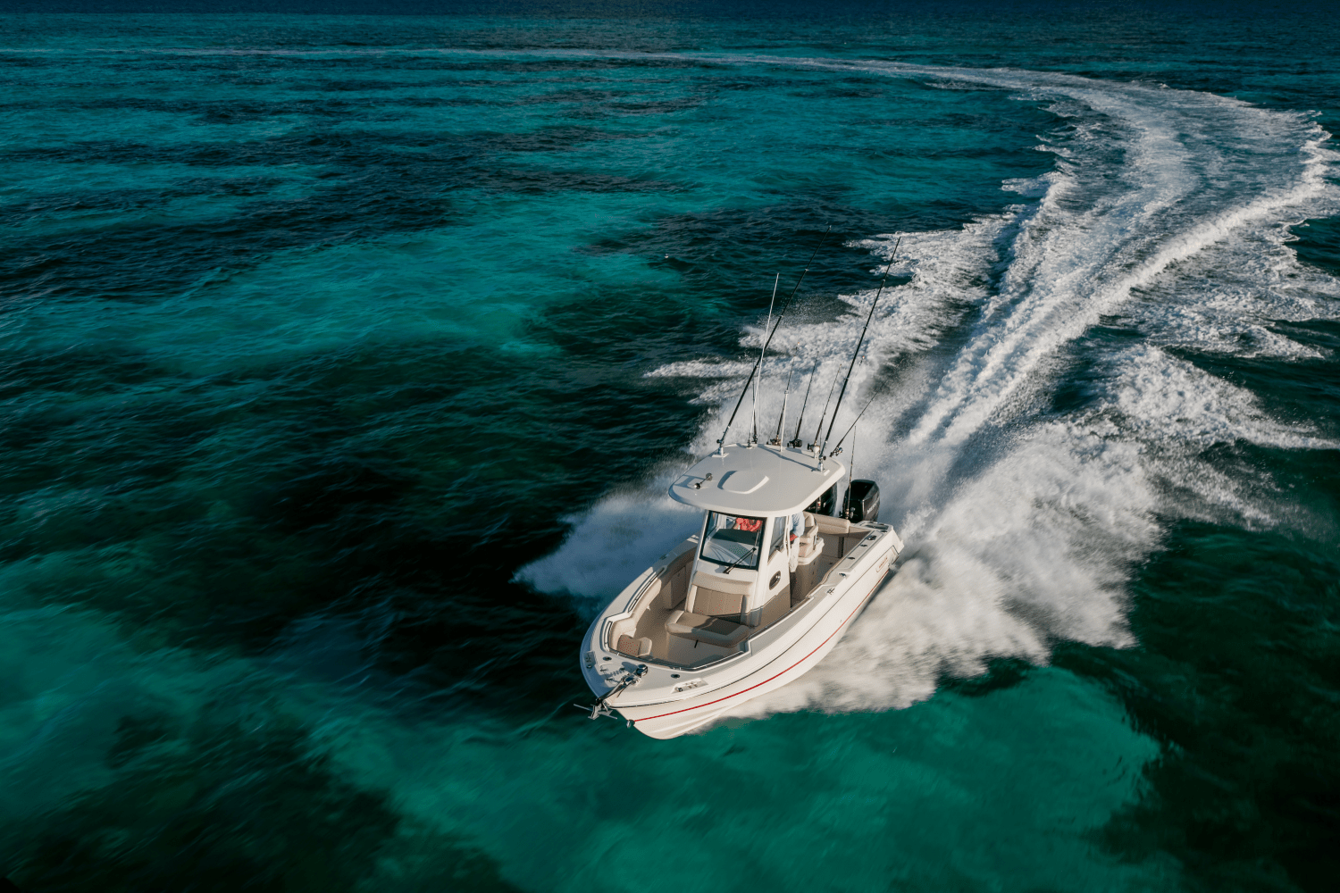 Slide: The Image of Boston Whaler 250 Outrage 2025 - 61
