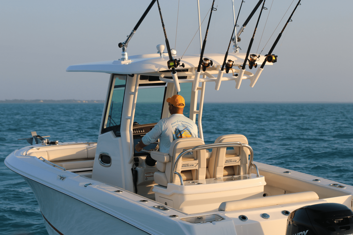 Slide: The Image of Boston Whaler 250 Outrage 2025 - 67