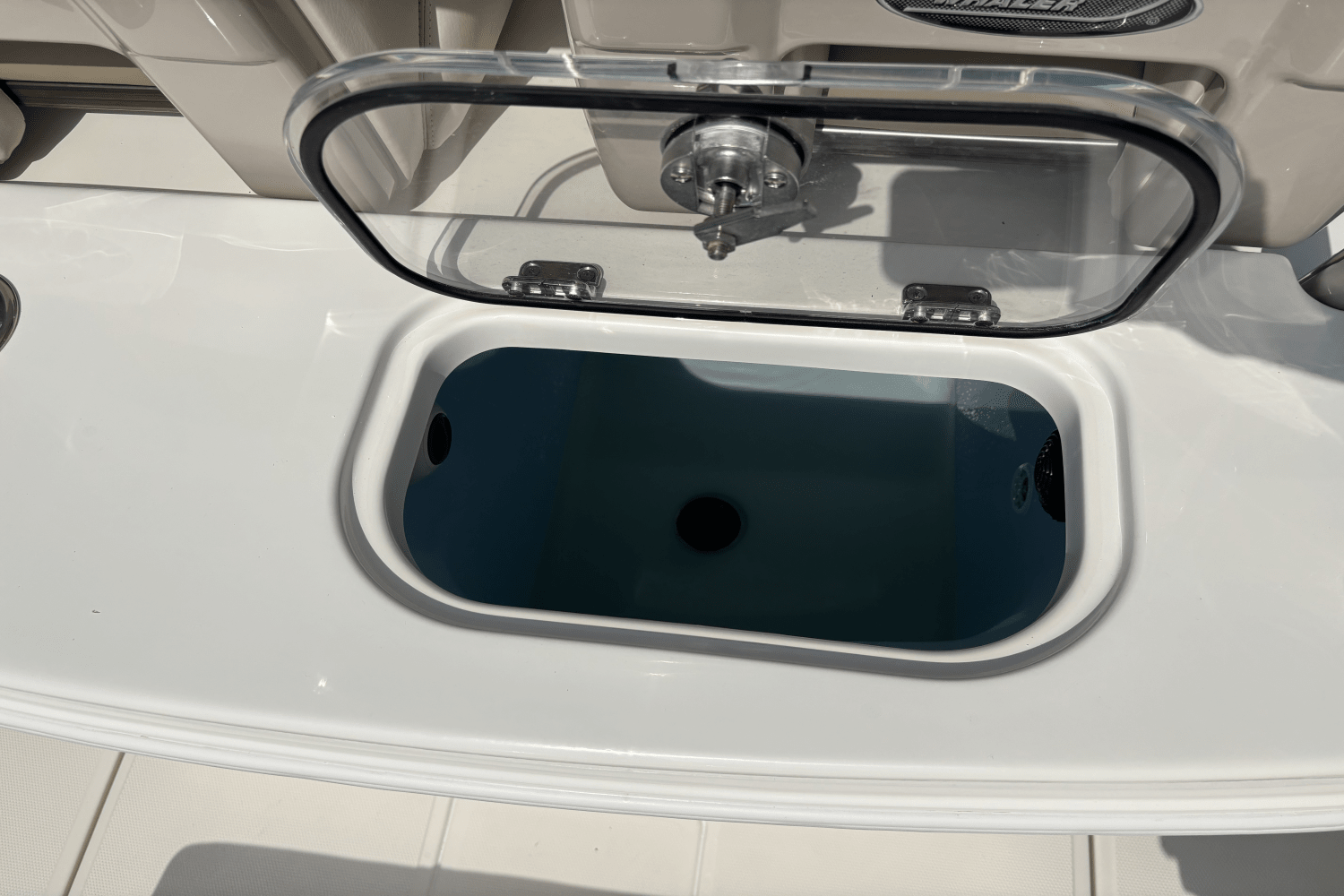 Slide: The Image of Boston Whaler 250 Outrage 2025 - 7