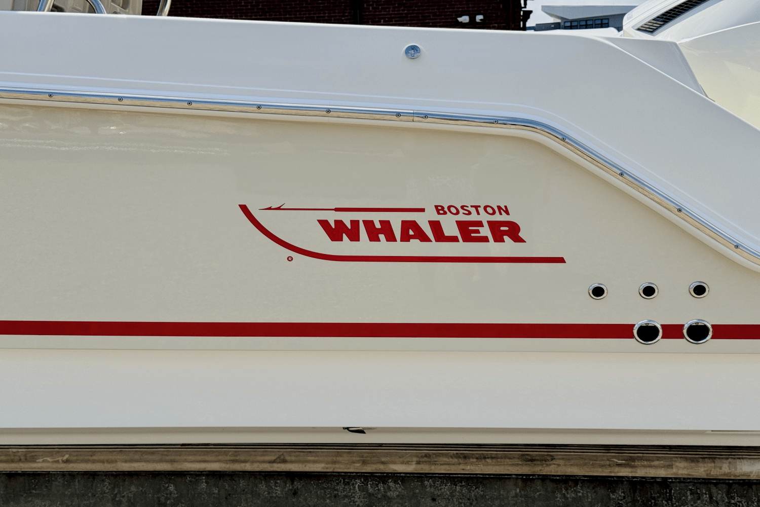Slide: The Image of Boston Whaler 250 Outrage 2025 - 8
