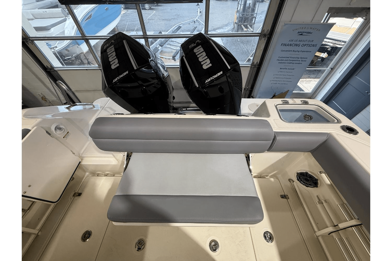 Slide: The Image of Boston Whaler 250 Outrage 2025 - 8