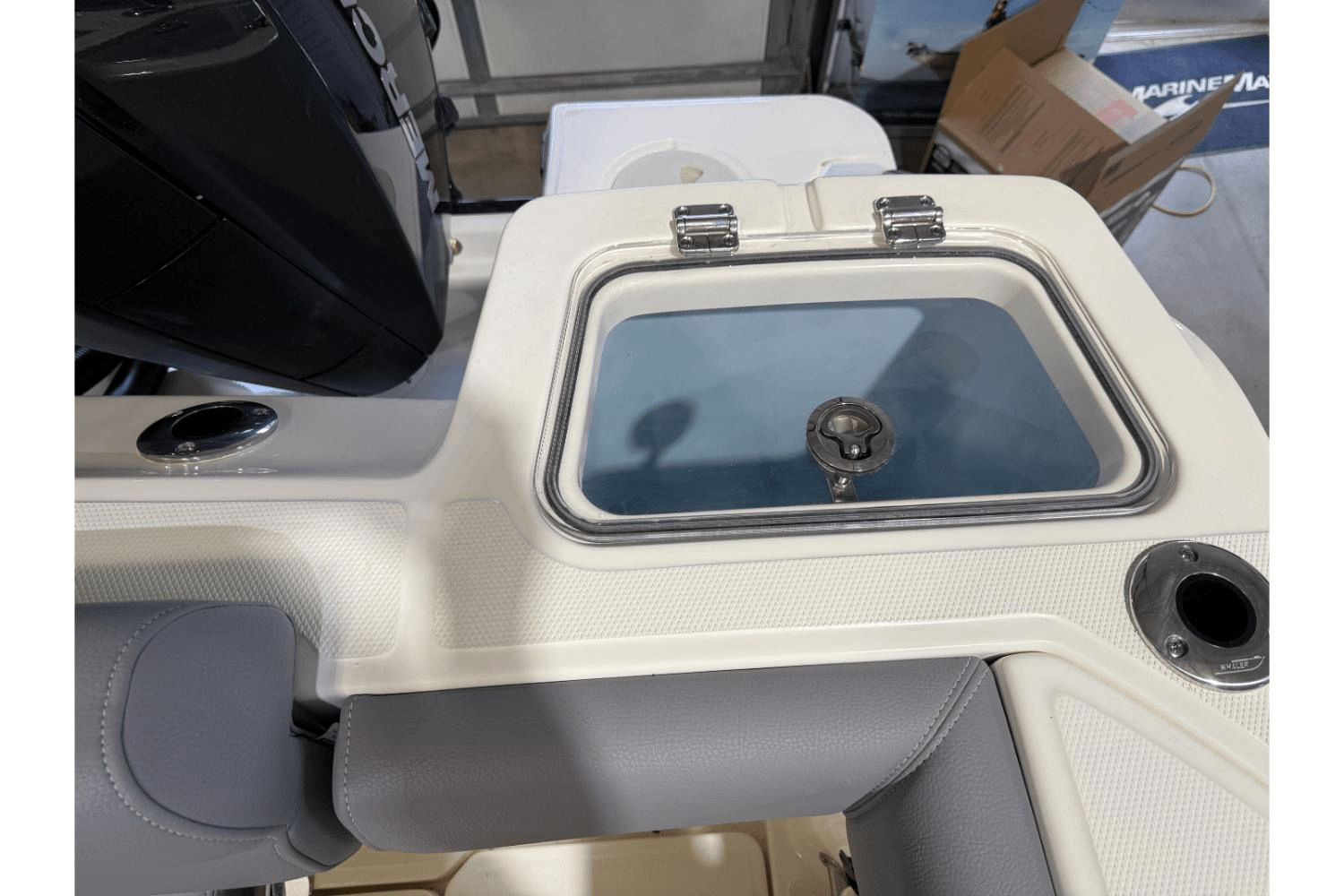 Slide: The Image of Boston Whaler 250 Outrage 2025 - 9