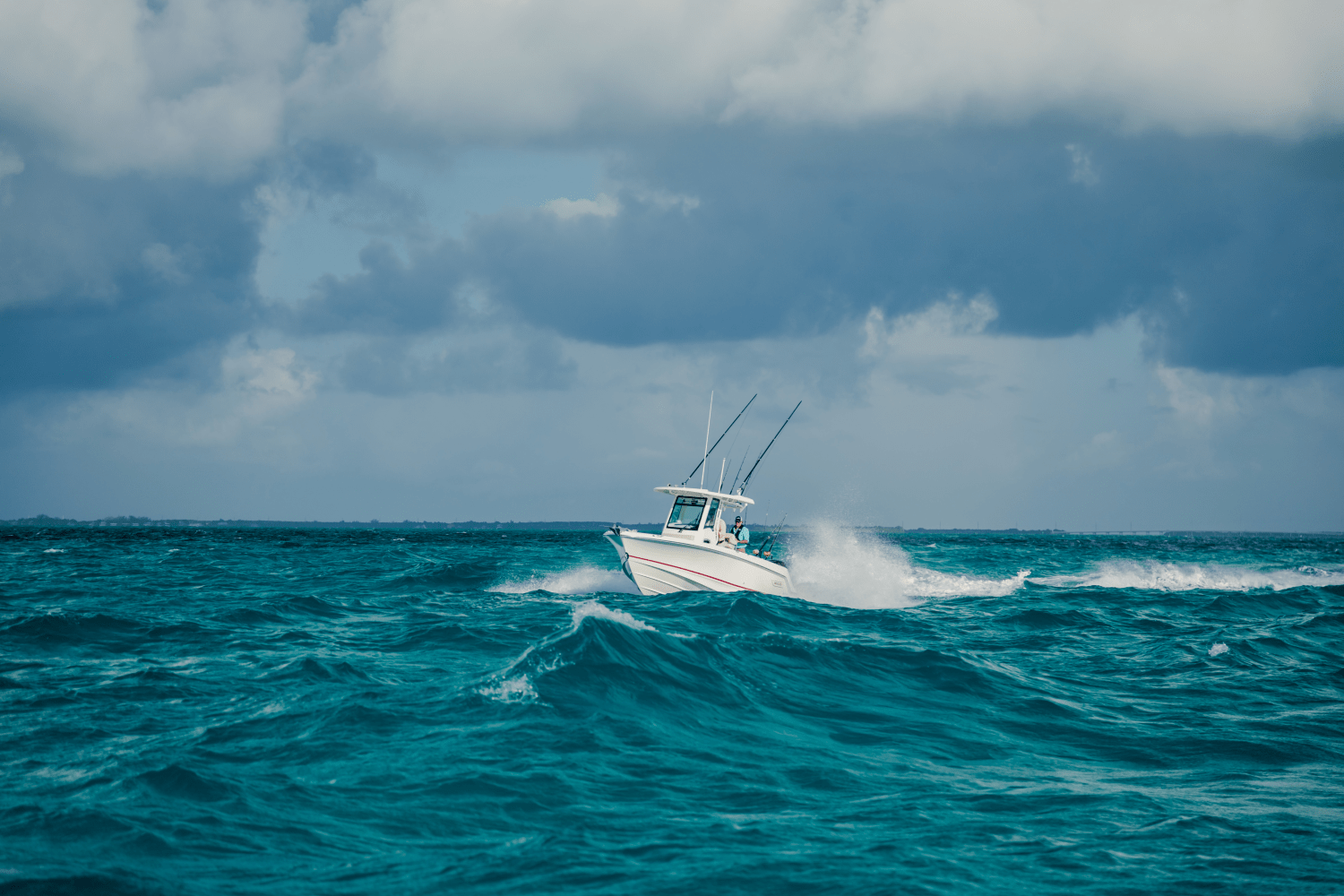 Slide: The Image of Boston Whaler 250 Outrage 2026 - 21