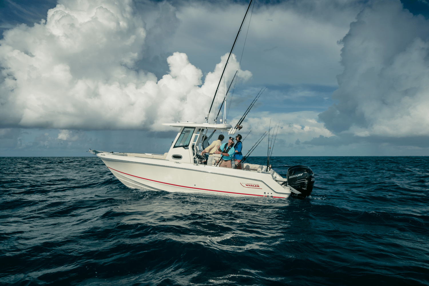 Slide: The Image of Boston Whaler 250 Outrage 2026 - 23