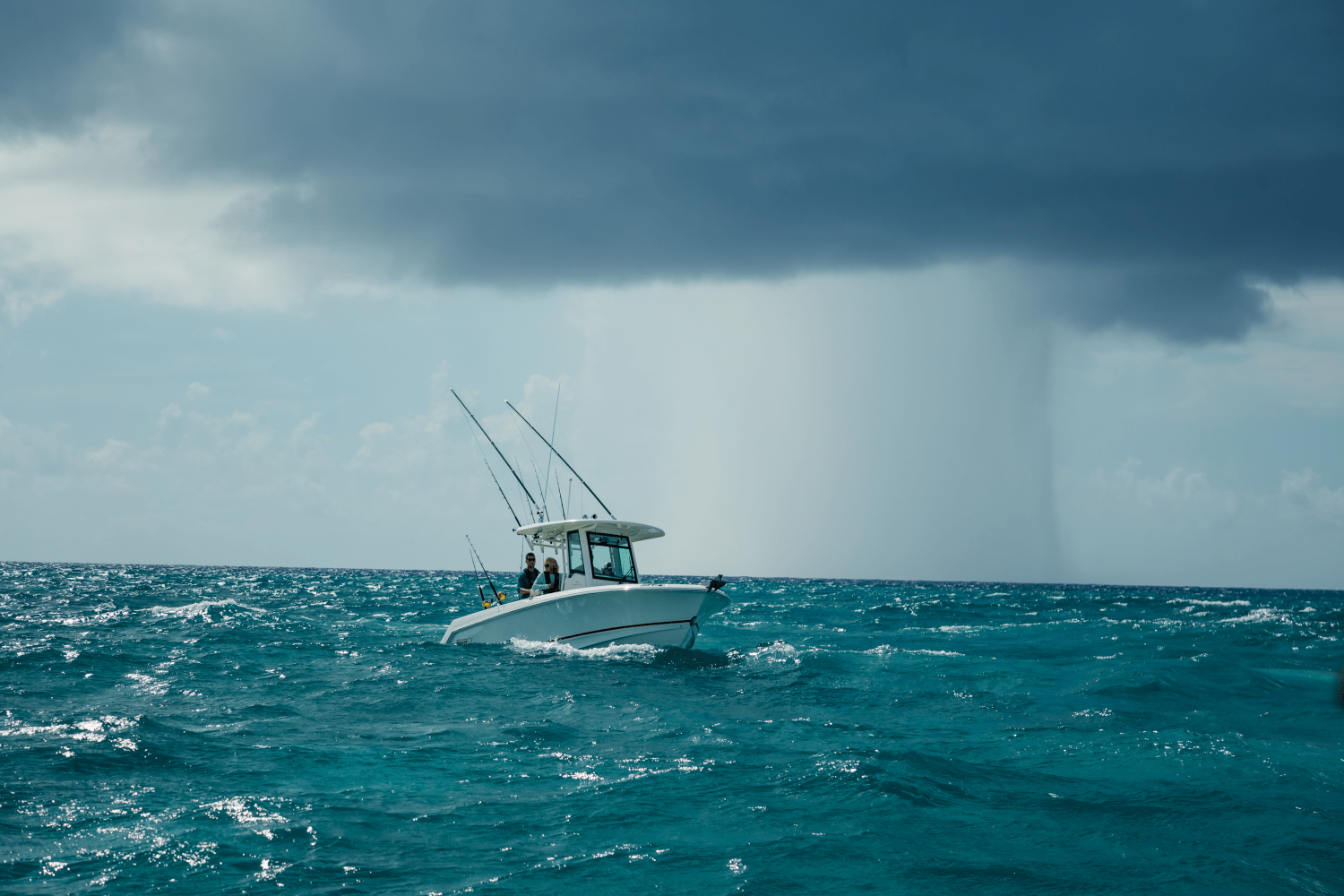 Slide: The Image of Boston Whaler 250 Outrage 2026 - 28