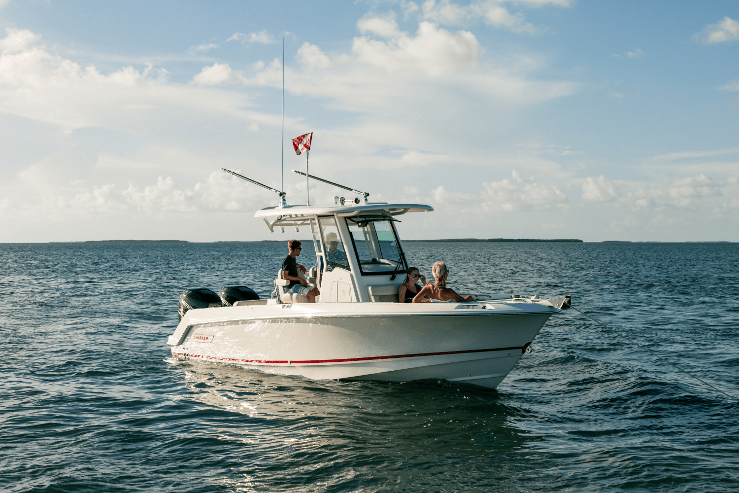 Slide: The Image of Boston Whaler 250 Outrage 2026 - 31