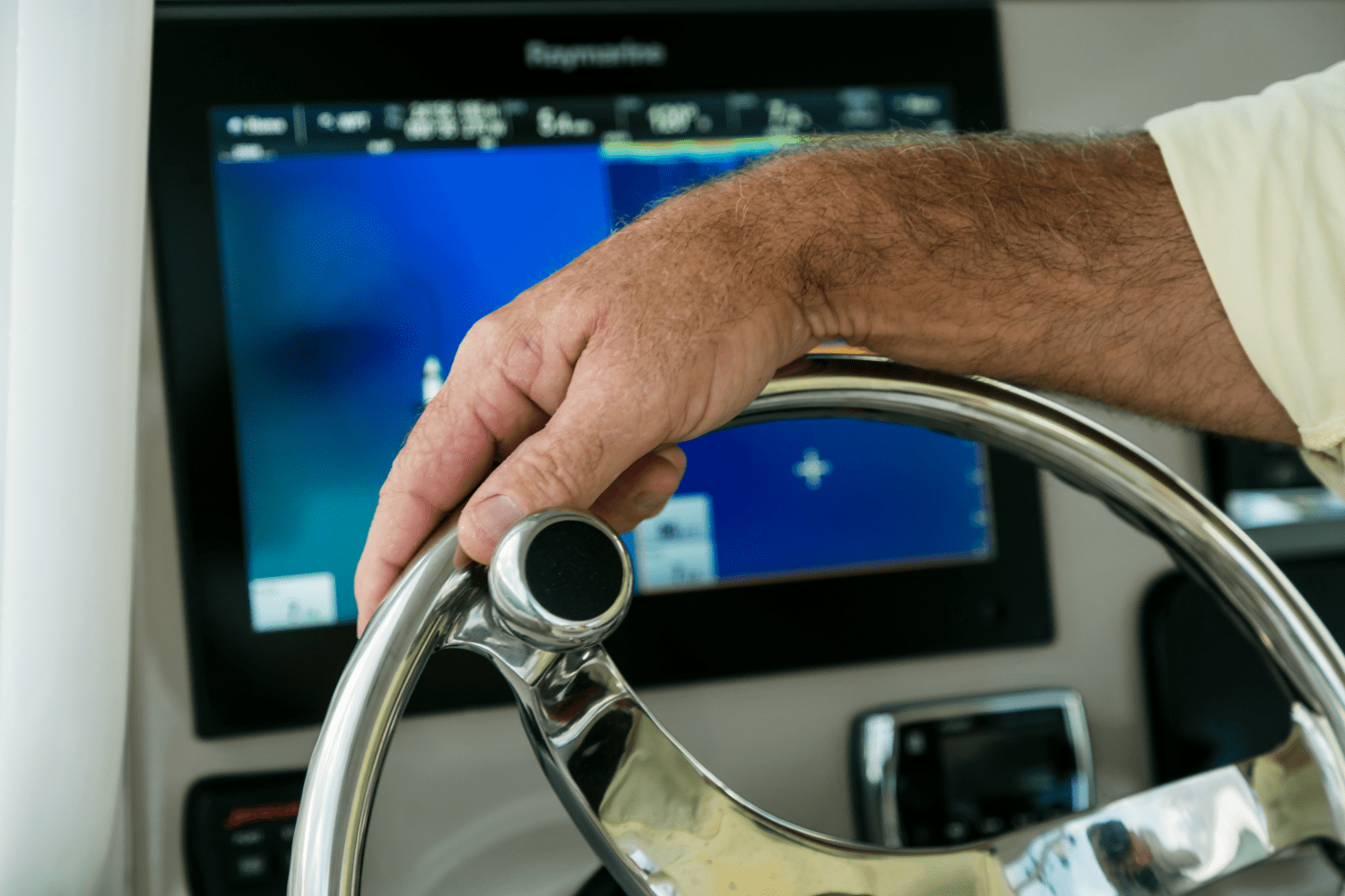 Slide: The Image of Boston Whaler 250 Outrage 2026 - 97