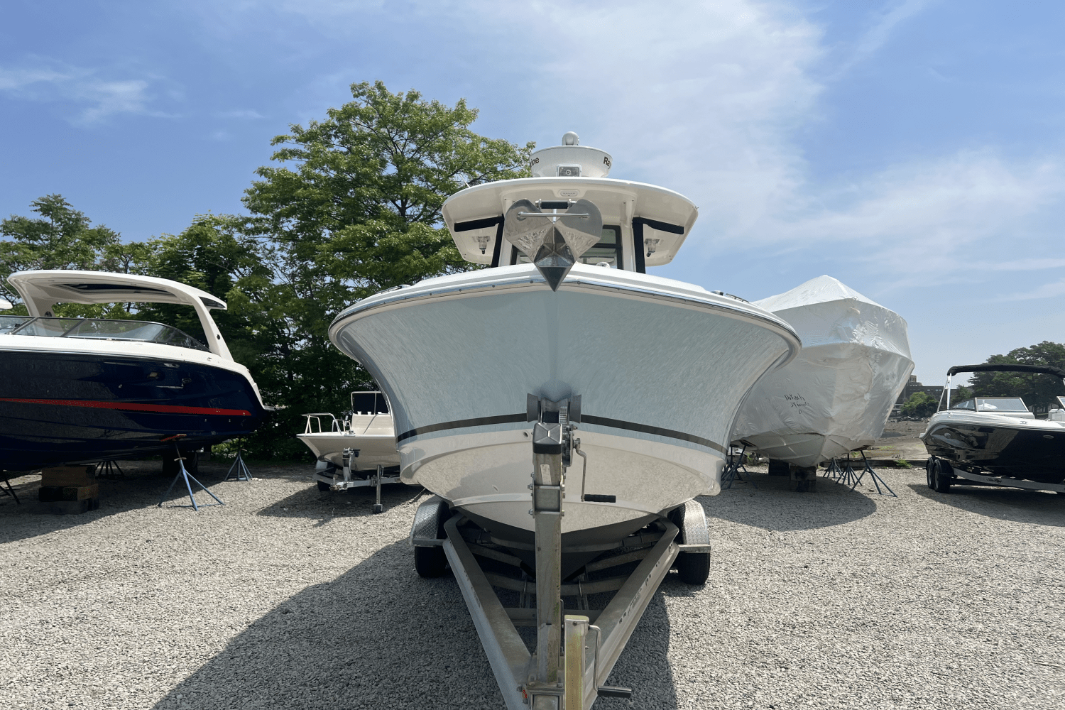 Slide: The Image of Boston Whaler 25 OUTRAGE 2022 - 1